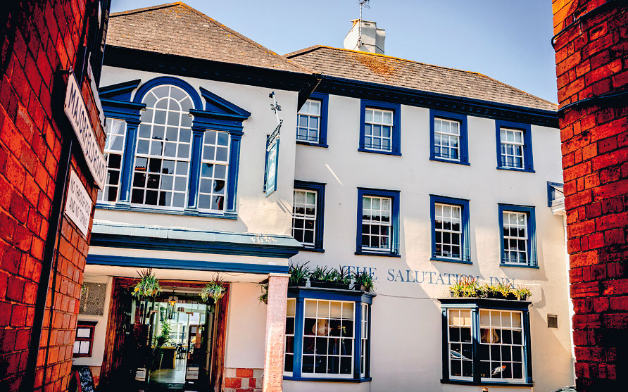 Das Salutation Inn in Topsham ist ein Gebäude aus dem 18. Jahrhundert, in dem sich ein Restaurant befindet