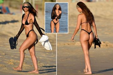 Jennifer Metcalfe sieht unglaublich aus, als sie am Strand ihren Hintern im Tanga-Bikini zur Schau stellt
