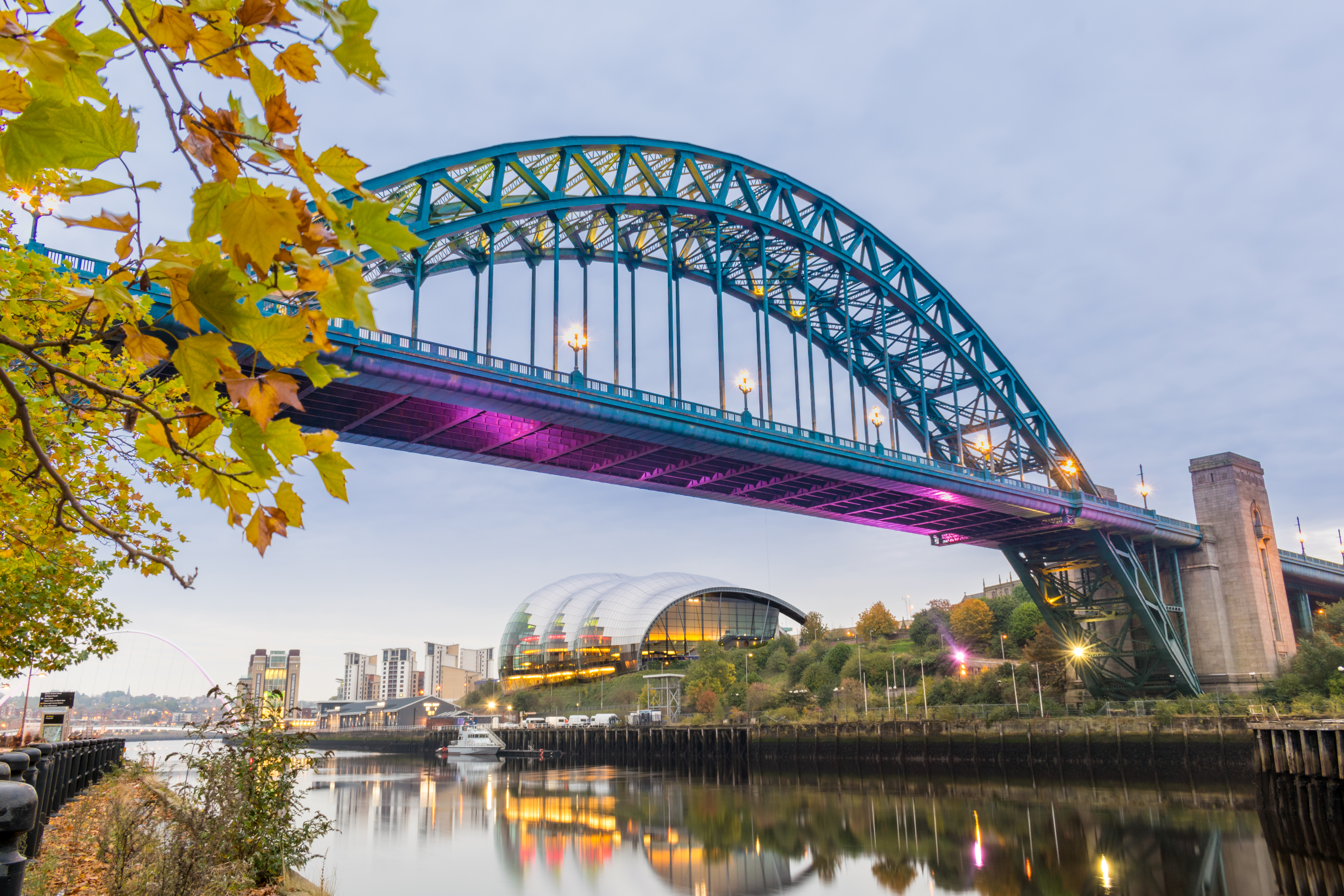 Die Tyne Bridge erstreckt sich über den Tyne von Newcastle nach Gateshead