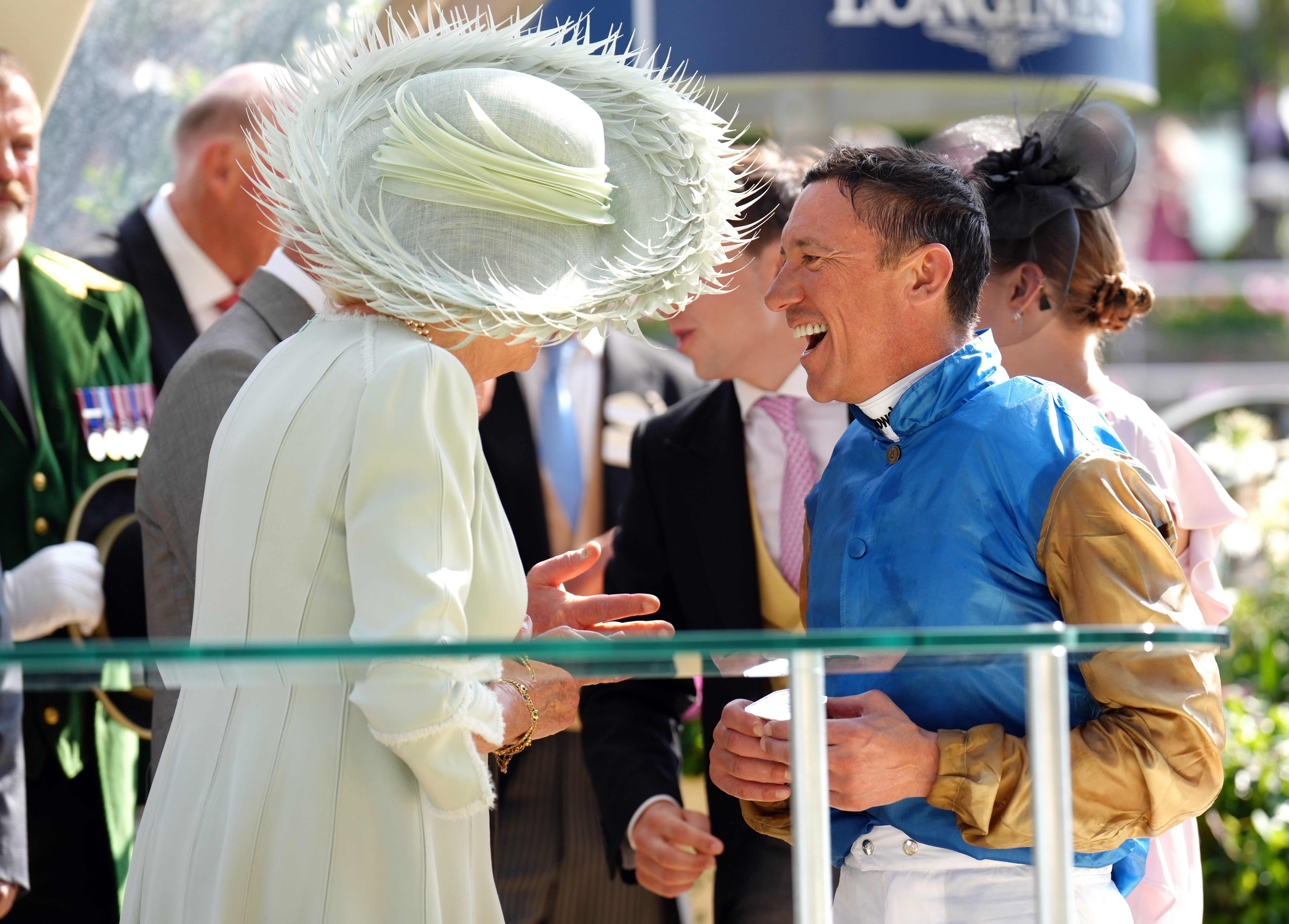 Dettori traf König Charles, Königin Camilla, während der Gold Cup-Verleihung