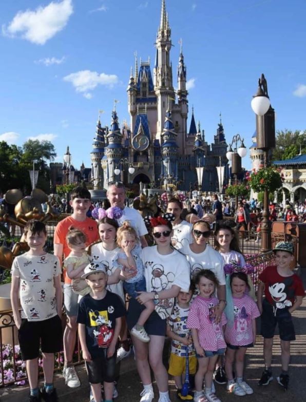 Aber Millies Post kommt nur wenige Wochen nach ihrer Fehde mit der Mutter von 22 Kindern, Sue Radford, während einer Disney-Reise