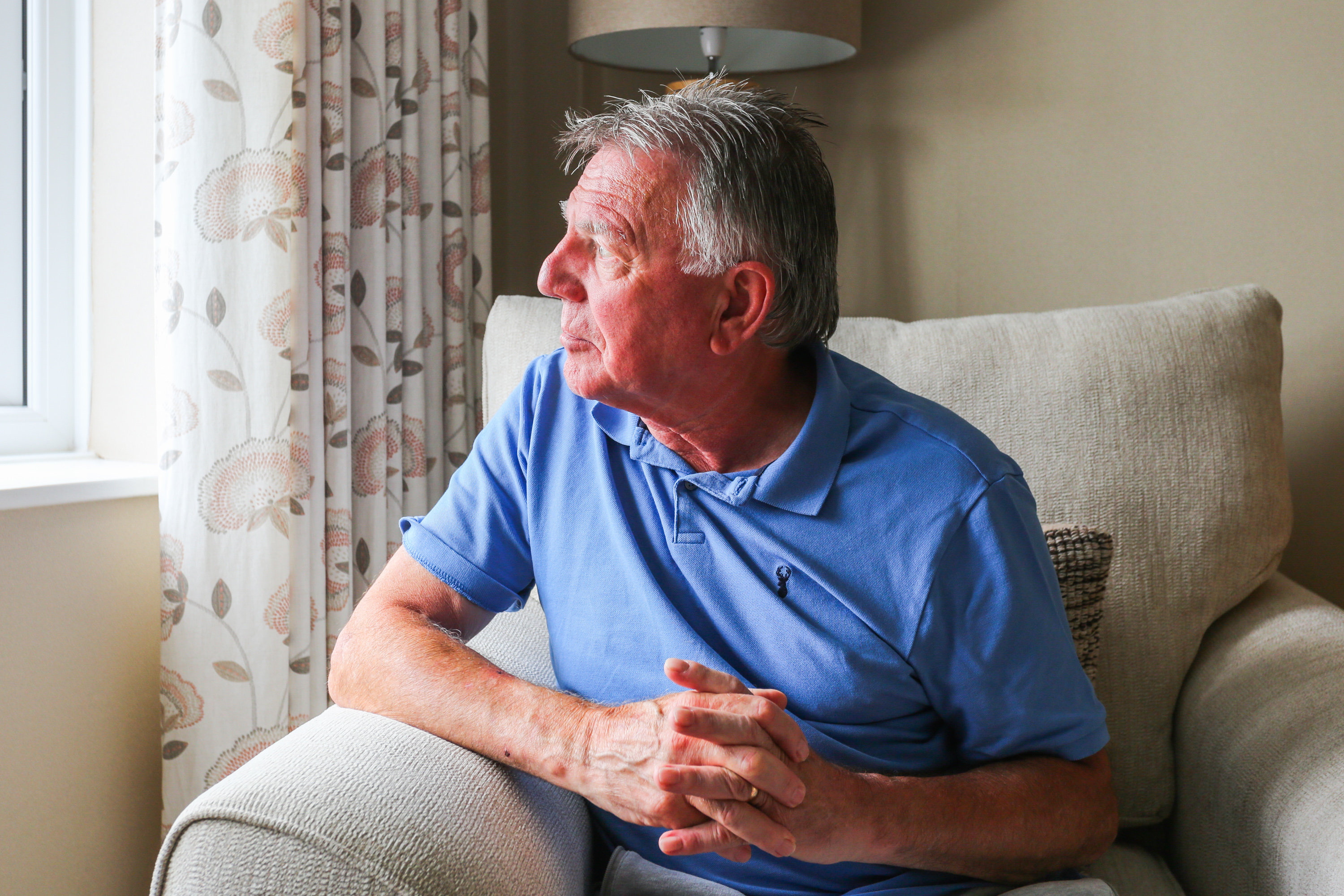 Der 75-jährige Bewohner Tony Bartlam erholt sich von einem Schlaganfall