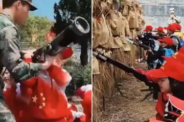 In diesem Moment stechen chinesische Kinder inmitten der Spannungen in Taiwan brutal auf Puppen feindlicher Soldaten ein