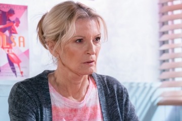 Kathy Beale entdeckt in EastEnders ein schockierendes Geheimnis über Rocky