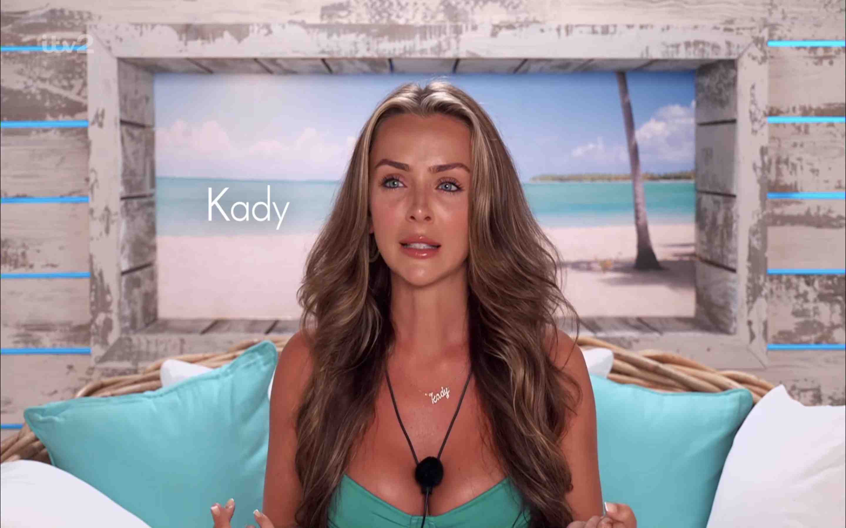 Die Fans von Love Island waren verwirrt, nachdem Kady McDermott Whitney „Krokodilstränen“ entgegenbrachte