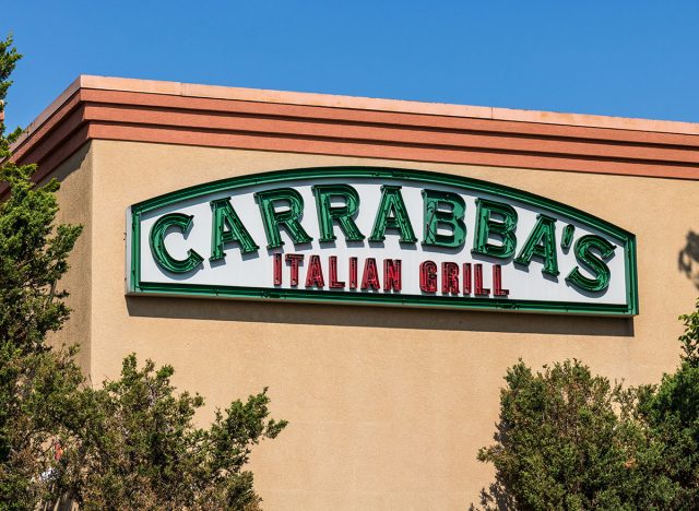 Schaufenster des italienischen Grillrestaurants Carrabbas