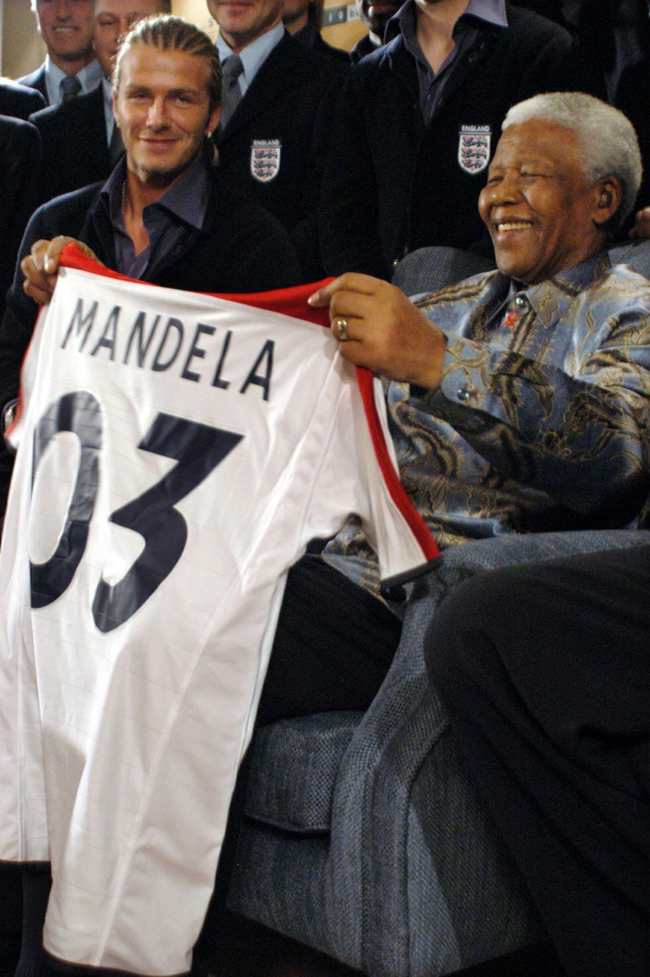 Der ehemalige Kapitän der englischen Nationalmannschaft trug die Cornrows vor einem Treffen mit Nelson Mandela im Jahr 2003