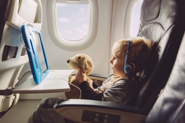 Fünf günstige Möglichkeiten, Kinder auf Flügen zu unterhalten und das Fliegen zum Kinderspiel zu machen