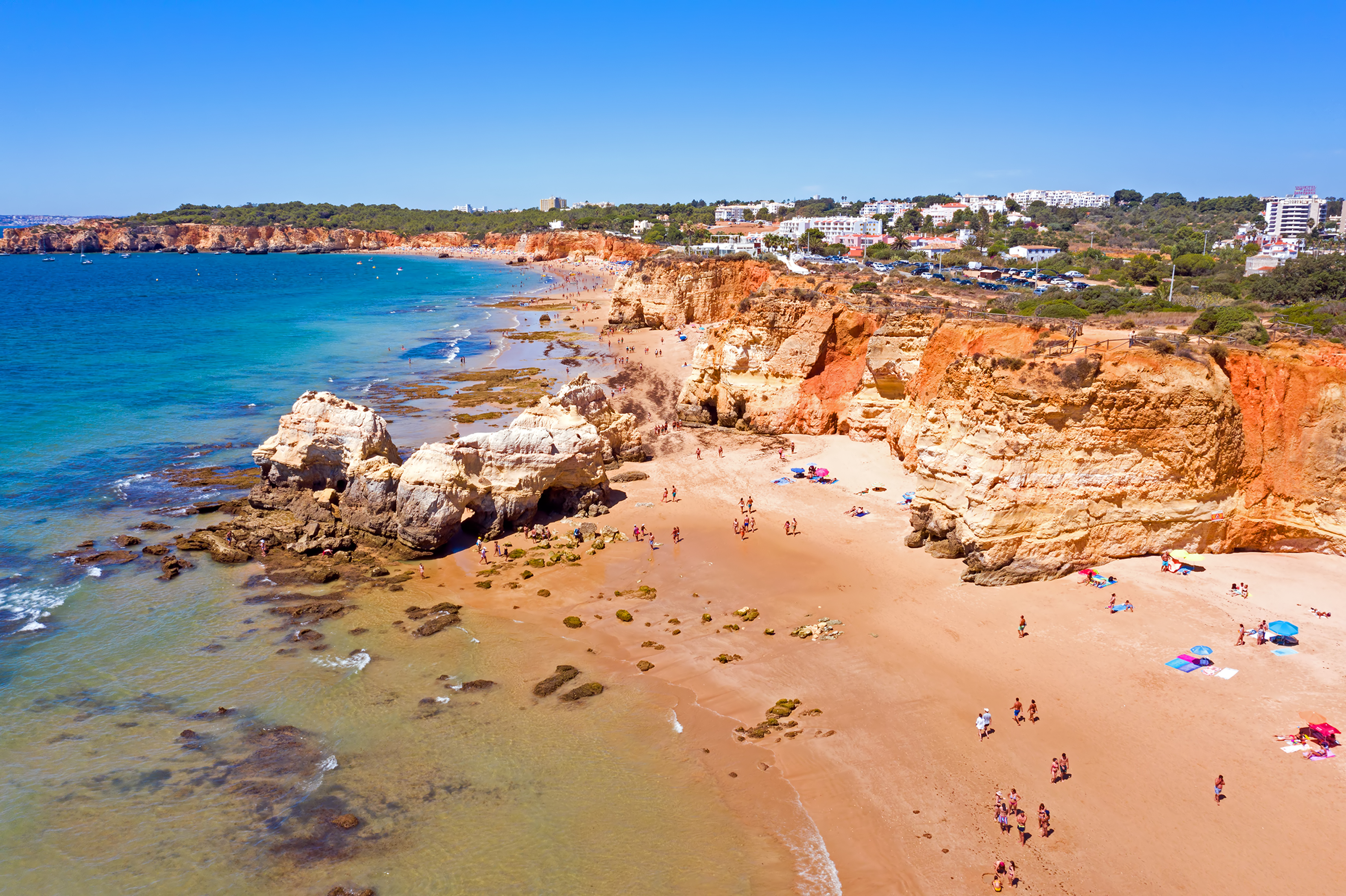 Es ist ein britischer Urlaubs-Hotspot an der malerischen Küste Portugals