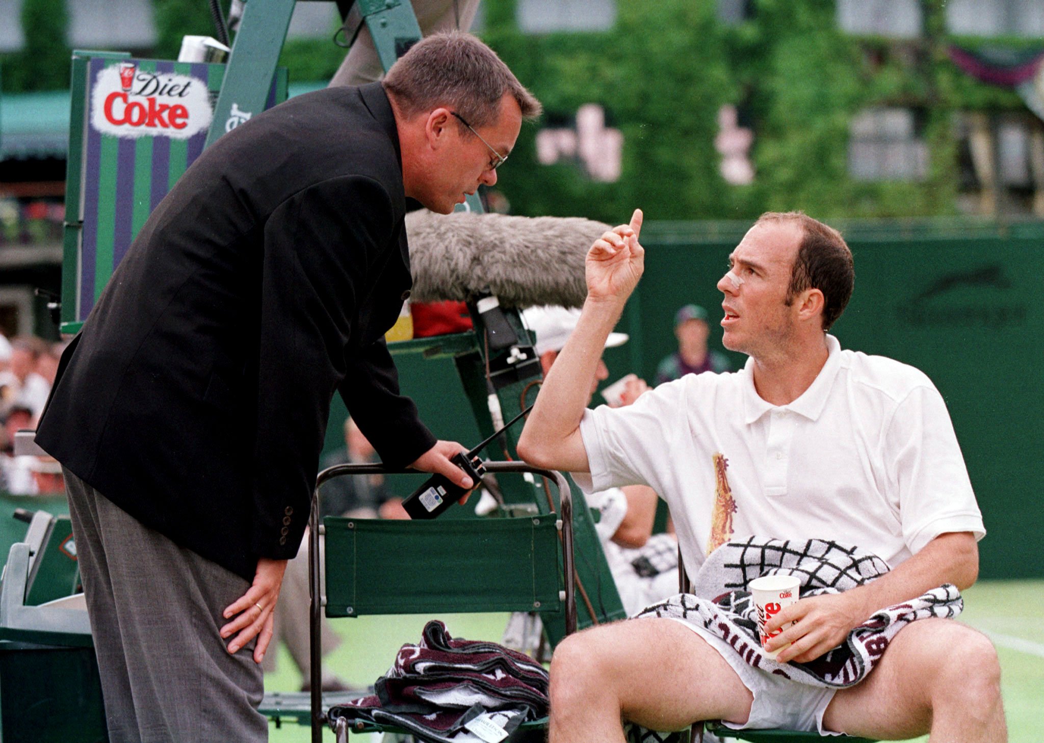 Für Jeff, abgebildet im Jahr 1998, war es nichts Neues, in Wimbledon mit Schiedsrichtern ins Kreuzworträtsel zu geraten