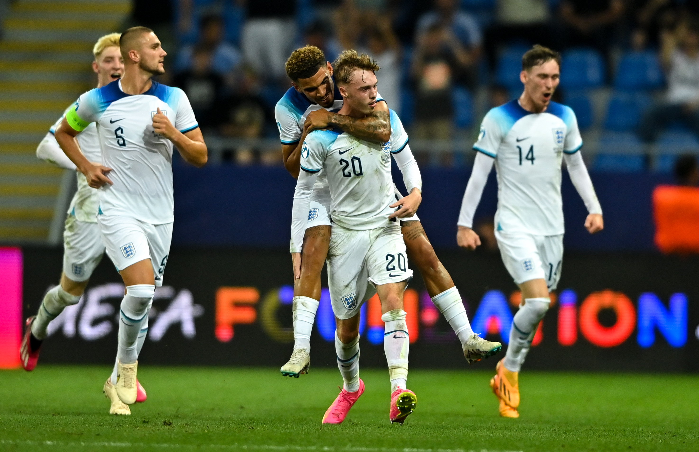 Es ist das dritte Mal, dass England den Wettbewerb gewinnt, aber das erste Mal seit 1984