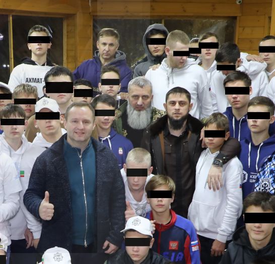 Der "Lager" Kinder dazu indoktrinieren, Russland zu lieben