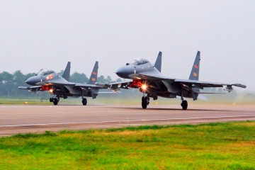 China schickt 34 Jets und 4 Schiffe auf „Kampfbereitschaftspatrouillen“ in die Nähe von Taiwan