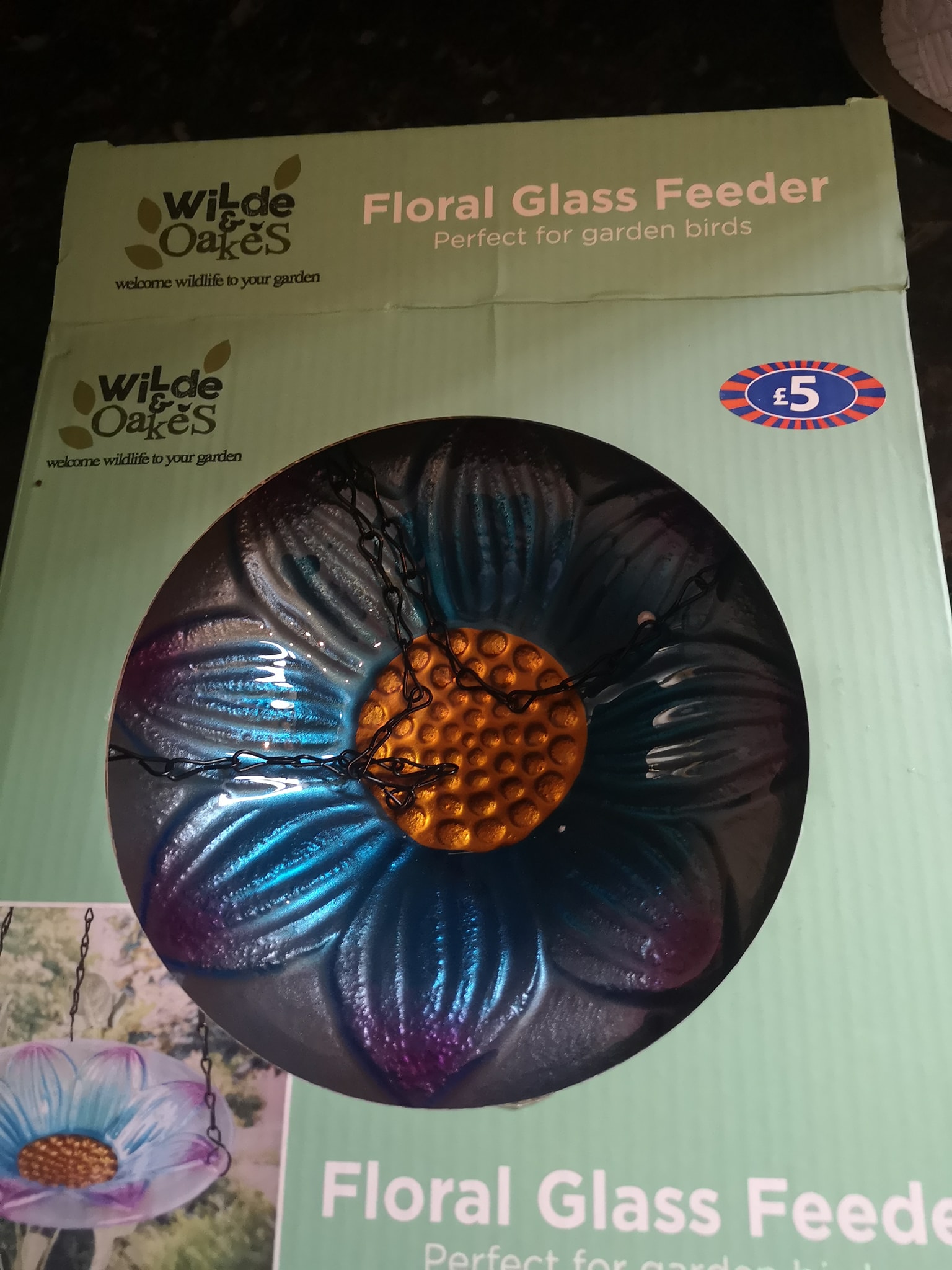 Der kluge Käufer ergatterte den Glas-Futterspender mit Blumenmuster für 2,50 £