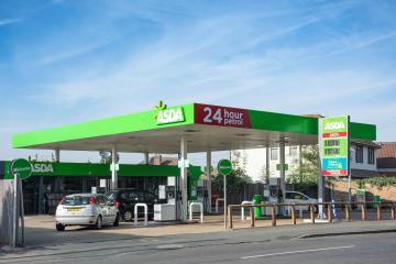 Die vier großen Supermärkte haben „die Fahrer mit den Kraftstoffpreisen um fast eine Milliarde Pfund abgezockt“