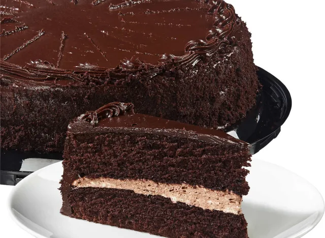 Costco-Schokoladenkuchen mit Schokoladenmousse-Füllung