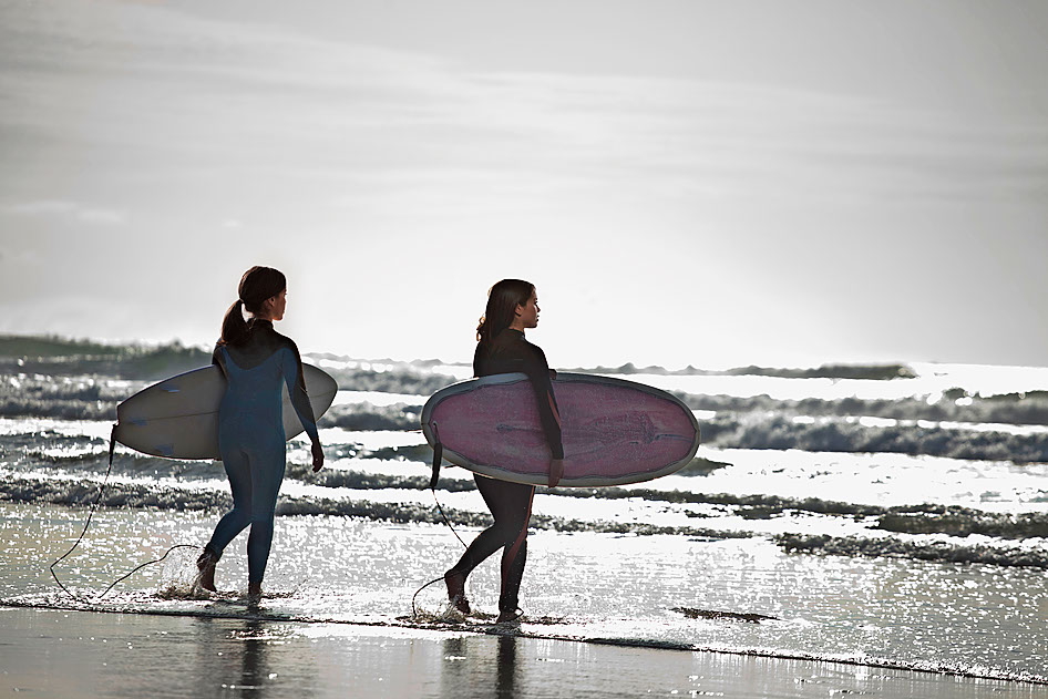 In Watergate Bay gibt es bei Wavehunters Surfkurse