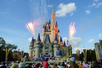 Disney World startet eine neue festliche Party mit Live-Shows und Charaktertreffen