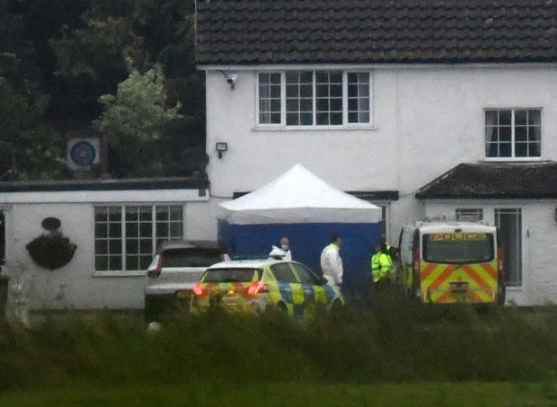 Kriminaltechniker am Ort der Doppeltragödie in der College Road in der Nähe von Thornton Abbey, Lincolnshire