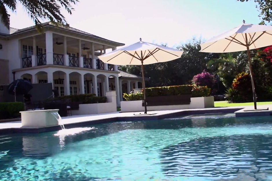  McIlroys neuestes Zuhause ist ein riesiges Herrenhaus mit einem Swimmingpool im Hintergarten