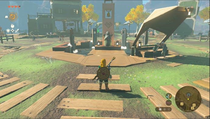 Link steht in der Nähe der Tarrey Town Goddess Statue in der Ulri Mountain-Region in Zelda: Tears of the Kingdom.