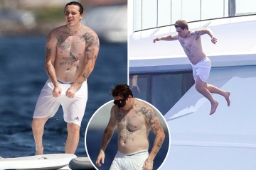 Brooklyn Beckham präsentiert seine RIESIGE Tattoo-Sammlung, als er von einer Yacht springt 