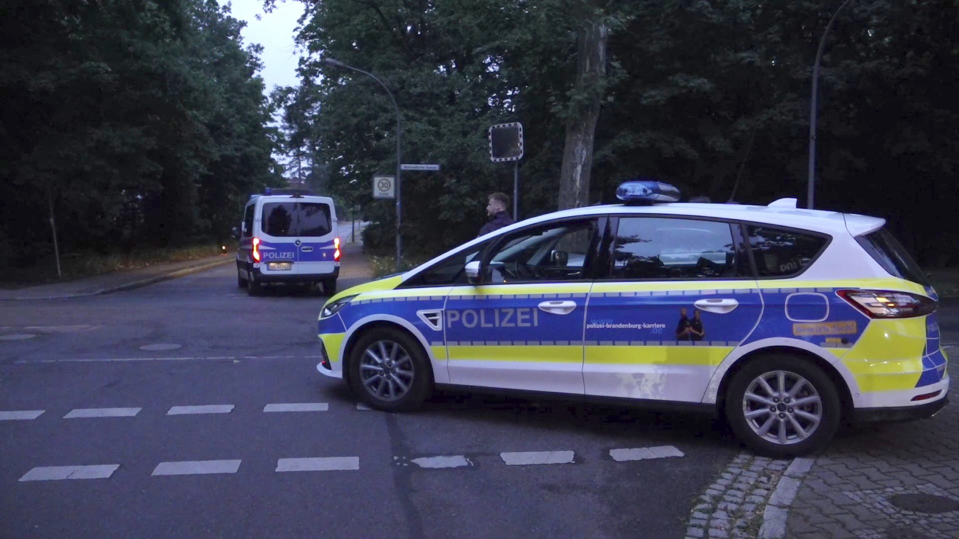 Die Polizei arbeitet daran, das Tier in der Nähe des Dorfes Kleinmachnow im südlichen Vorort Berlins zu lokalisieren