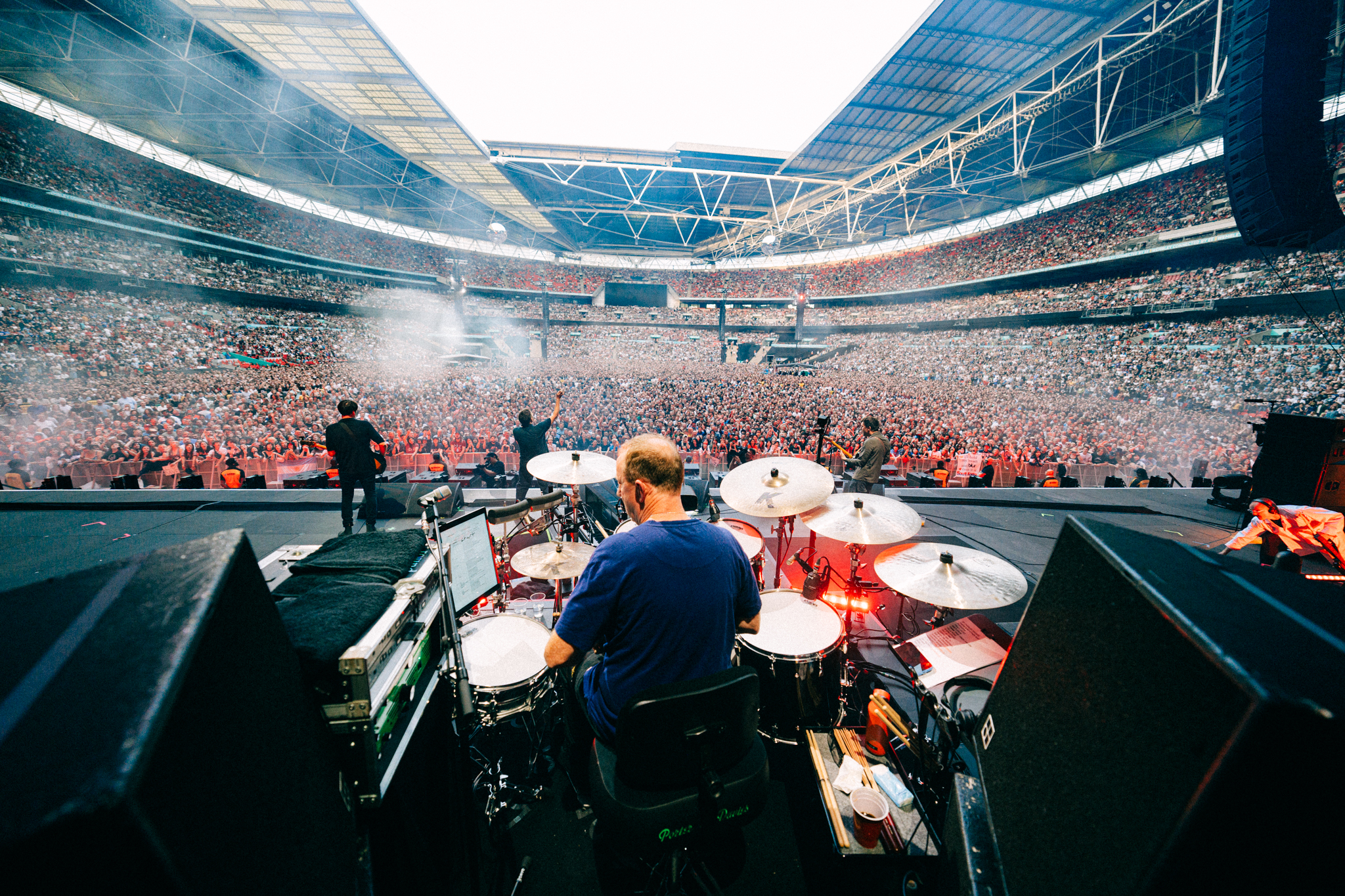An emotional Dave Rowntree on the drums at Wembley