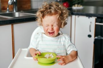 Eindringliche Warnung an die Eltern, da ein gemeinsamer Snack das Leben Ihres Kindes gefährdet