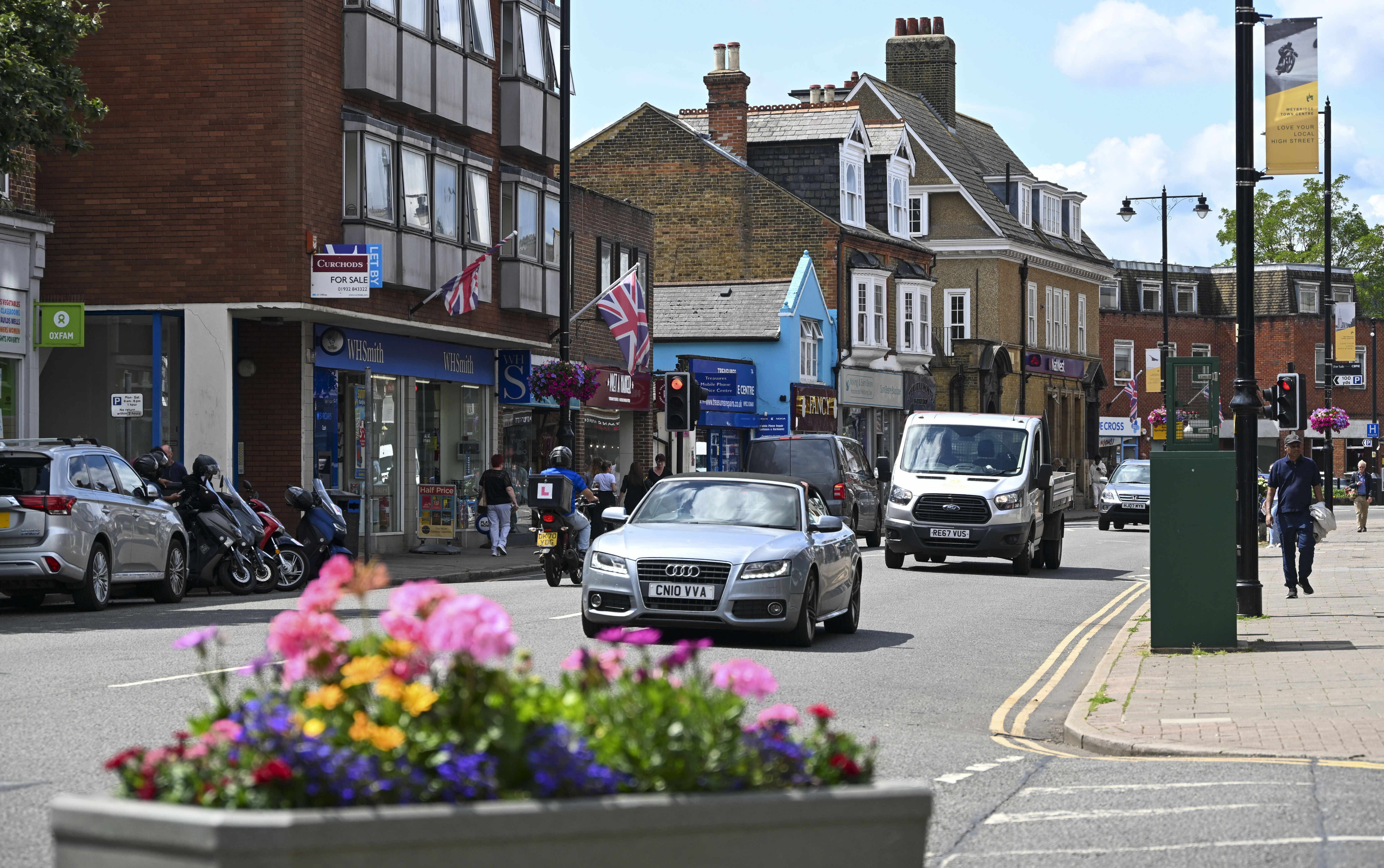 Weybridge ist eine der reichsten Städte Surreys