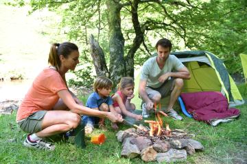 Günstige Campingplätze in Großbritannien, da die Buchungen um 176 % gestiegen sind und Familien aufgefordert werden, jetzt zu buchen