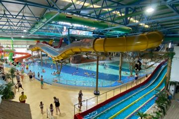 I took my kid to the best indoor water park - but everyone says the same thing
