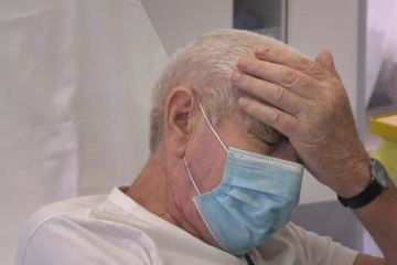 24 Hours in A&E viewers break down in tears as 80-year-old man hospitalised 