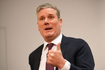 Keir Starmer accused by top Labour MP of sitting on the fence on trans issues