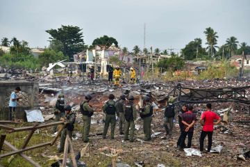 Bei einer verheerenden Explosion in einem Feuerwerkslager in Thailand sind mindestens neun Menschen ums Leben gekommen