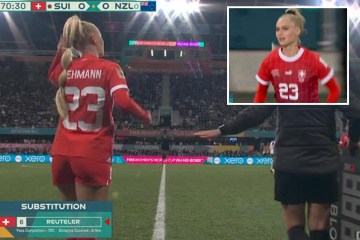 BBC-Kameras schwenken auf das „gruselige“ Alisha Lehmann-Schild eines Fans bei der Frauen-Weltmeisterschaft