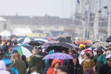 Die Briten warnten davor, sich HEUTE auf Regen einzustellen – aber die Sonne wird zurückkehren