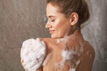 Der Hautarzt verrät, wie oft Sie duschen sollten … es ist viel weniger, als Sie denken