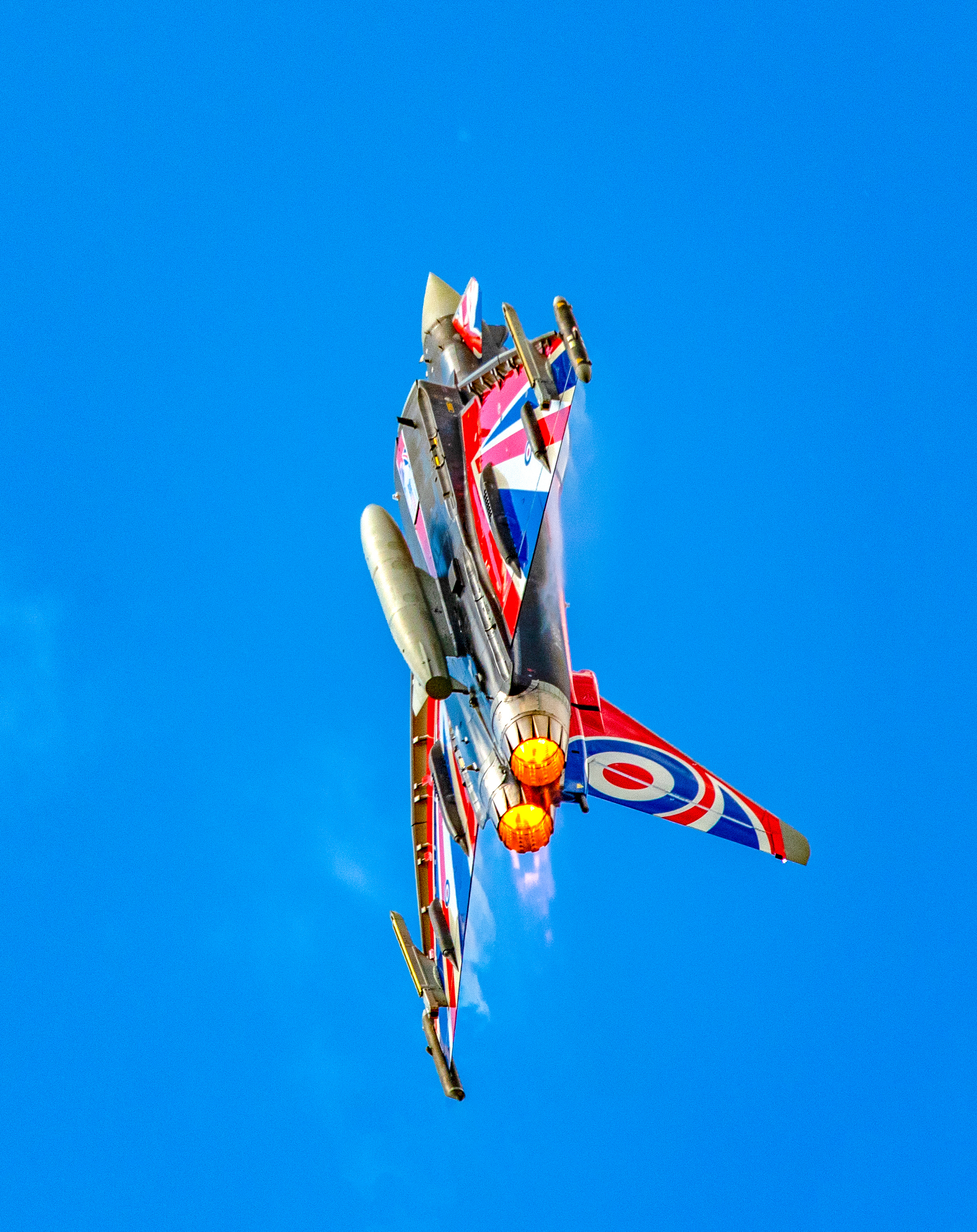 Ein Flugzeug des RAF Typhoon Display Teams half dabei, eine atemberaubende Ausstellung zu schaffen