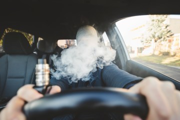 Autofahrer warnten davor, dass das Rauchen in ihren Autos mit einer Geldstrafe von 2.000 Pfund rechnen kann