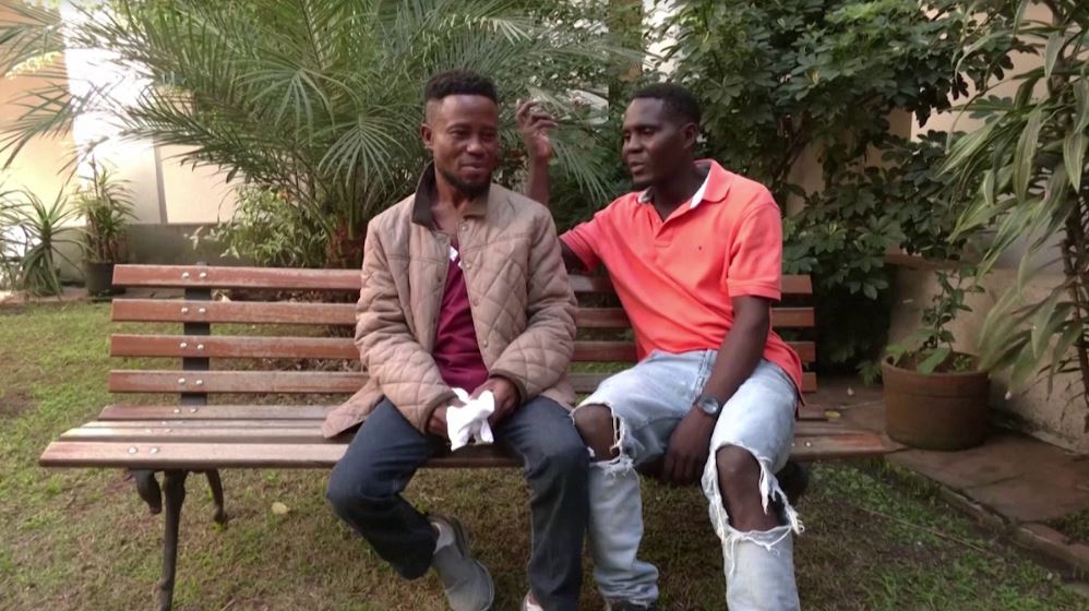Zwei von ihnen, Thankgod Opemipo Matthew Yeye und Roman Ebimene Friday, haben inzwischen im Land Asyl beantragt