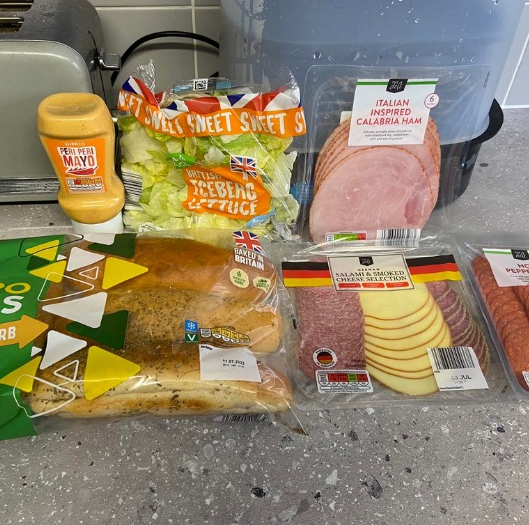 Feinschmecker teilen online ihre Lieblings-Sandwichfüllungen im Subway-Stil