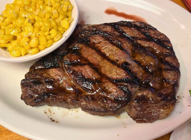 Texas Roadhouse ist ein Ribeye-Steak wert