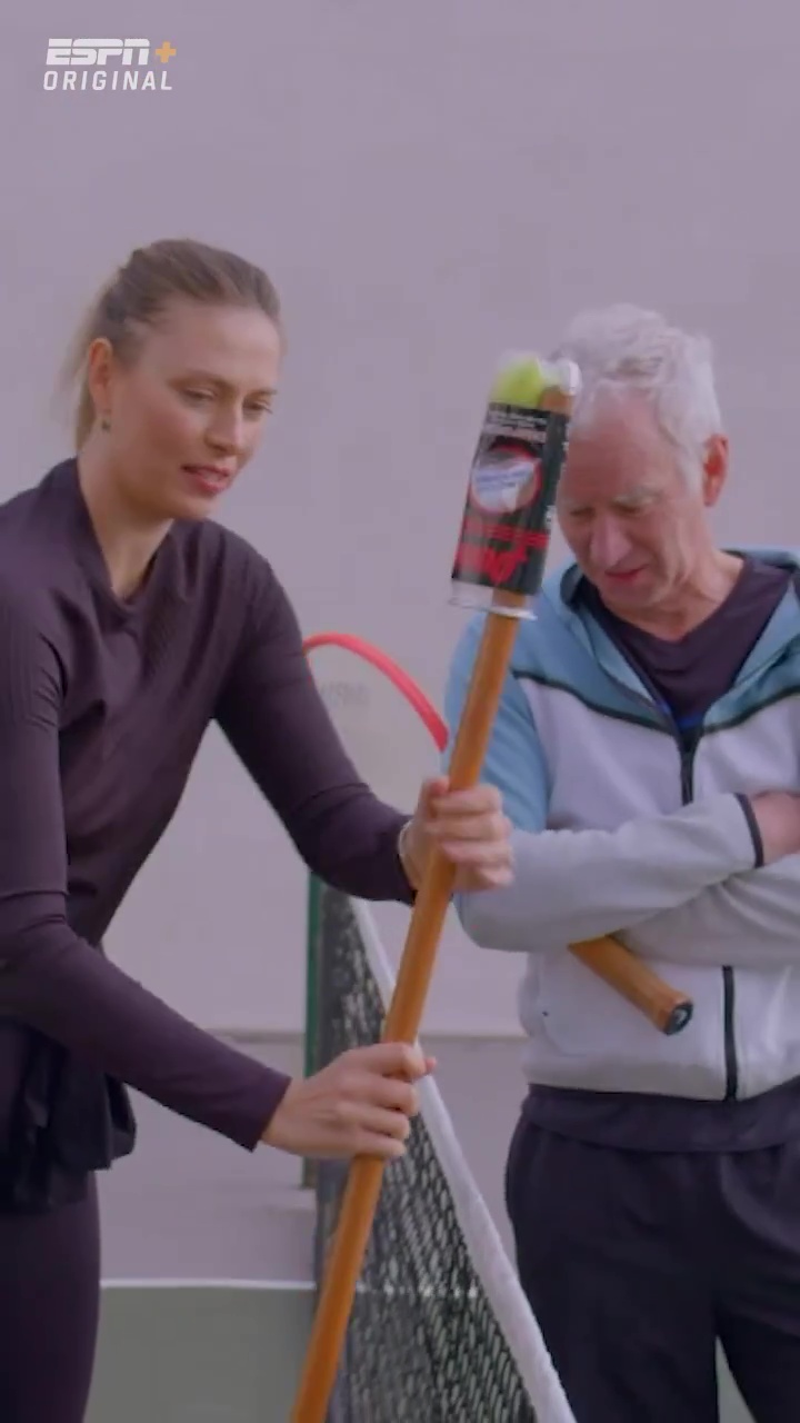 Sharapova trat in der neuesten Folge von John McEnroes Show auf