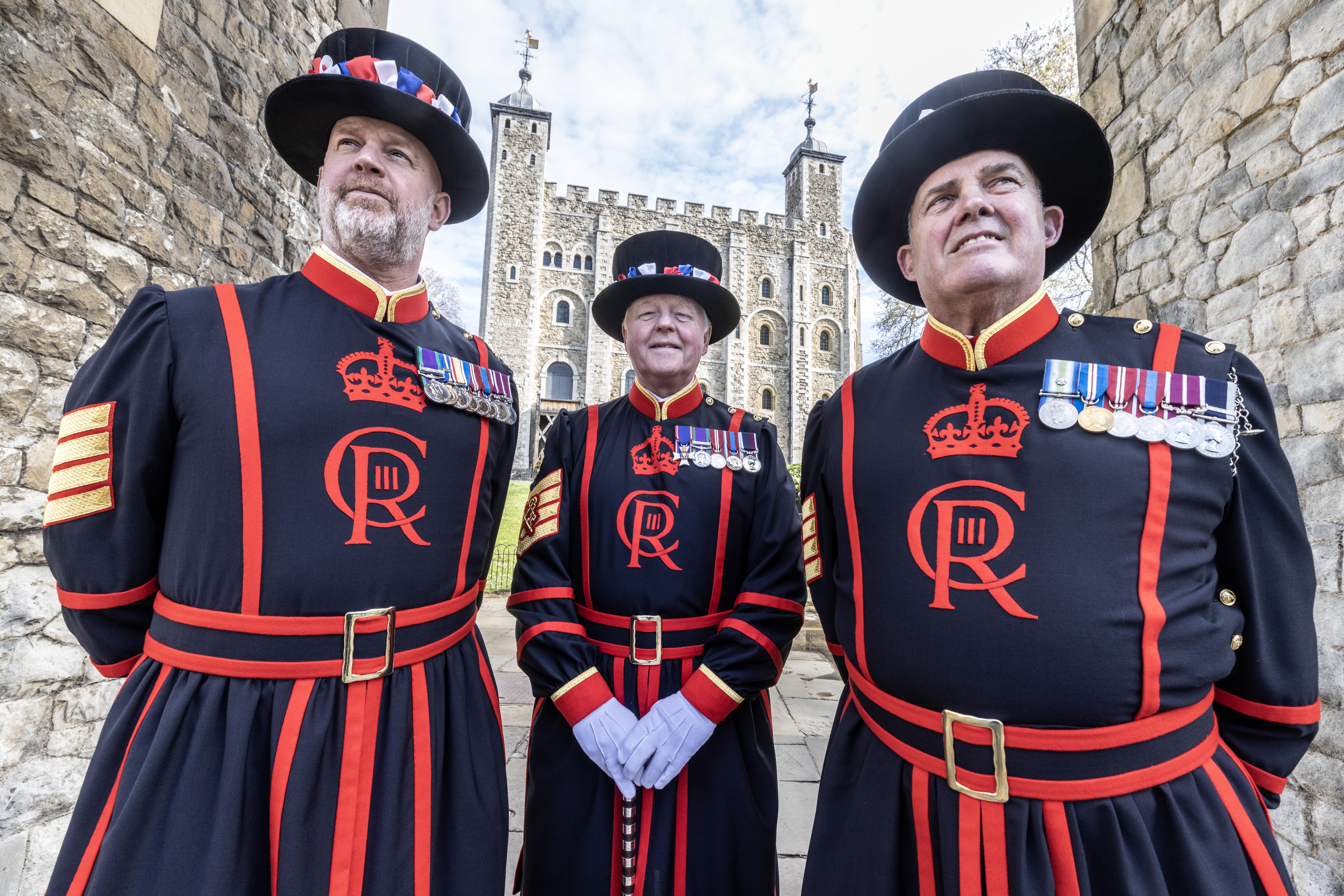 Die Krise der Lebenshaltungskosten hat InterContinental Hotels nicht getroffen – im Bild Yeoman-Wärter im Tower of London