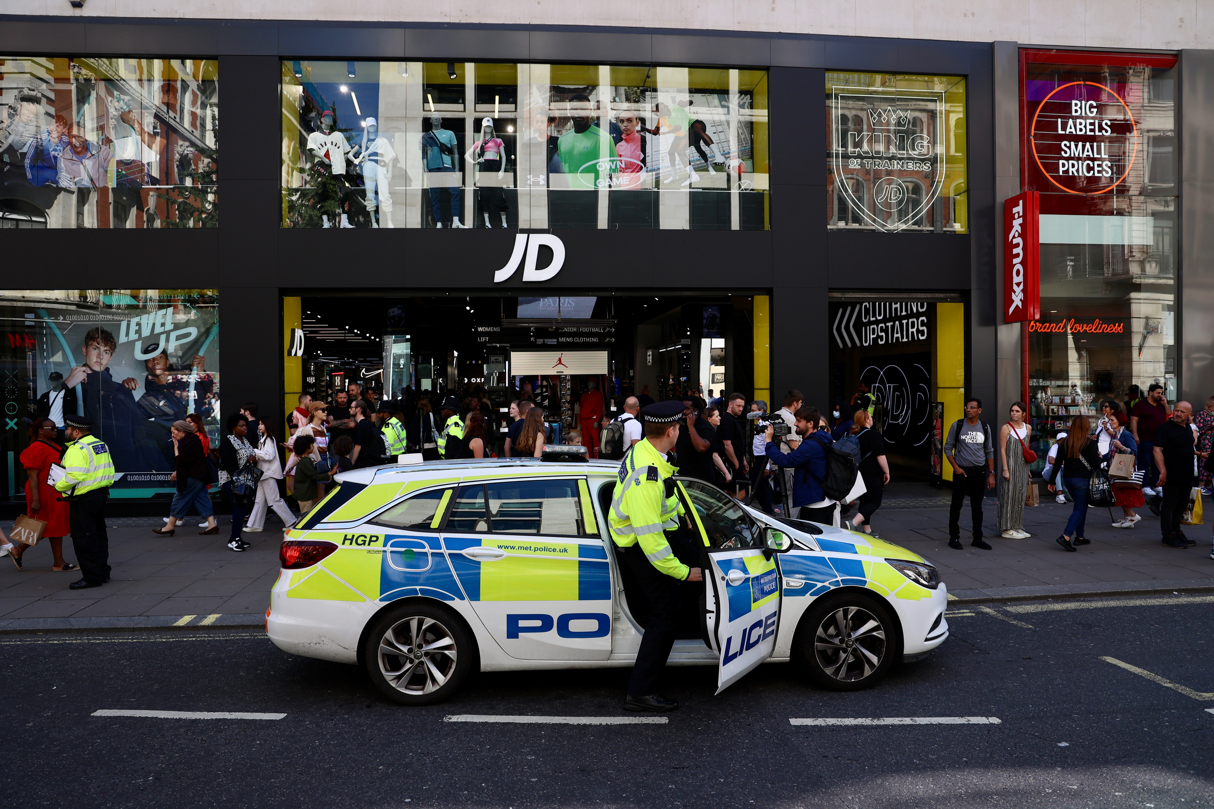 Gestern brach in der Londoner Oxford Street Chaos aus