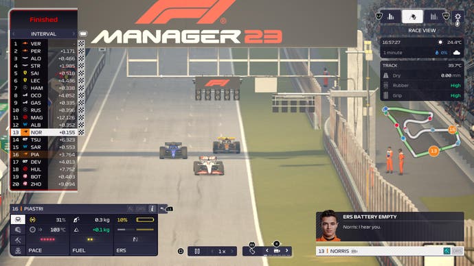 Screenshot der F1 Manager 2023-Rezension, Kampf zwischen Kevin Magnussen, Alex Albon und Lando Norris.