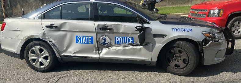 Auto der Virginia State Police beschädigt