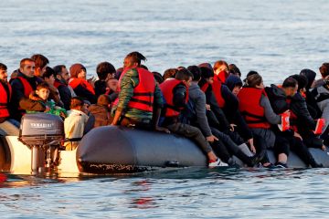 Rekordzahl kleiner Migrantenboote überquert an einem Tag den Ärmelkanal