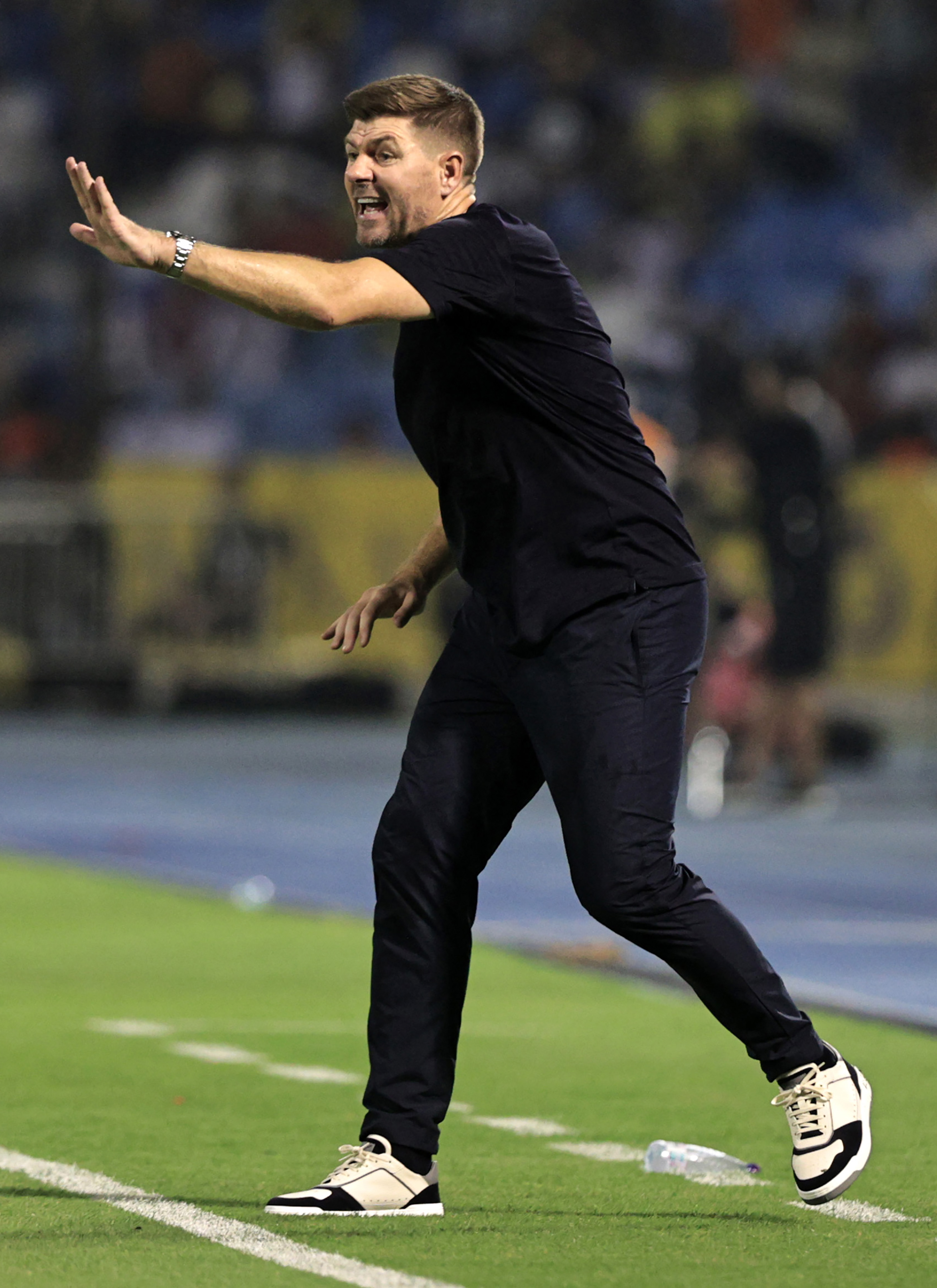 Steven Gerrard gewann am Montag sein erstes Spiel als Al-Ettifaq-Trainer